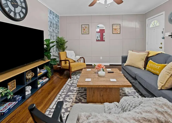 Charming 2bd Tcu Walkable