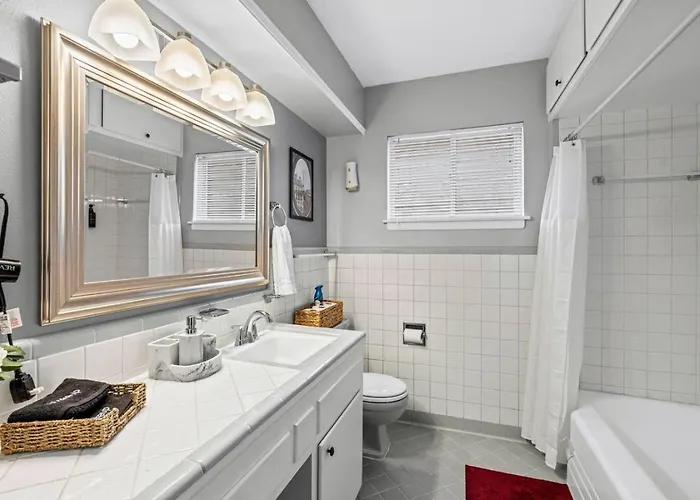 Charming 2bd Tcu Walkable *